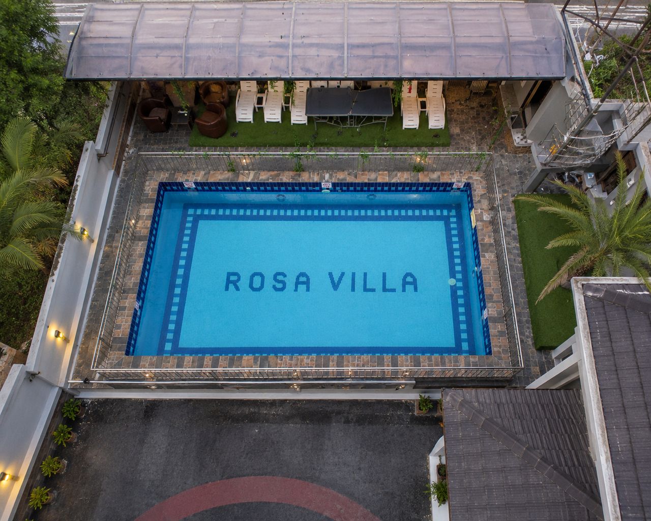 Rosa Villa swimming pool